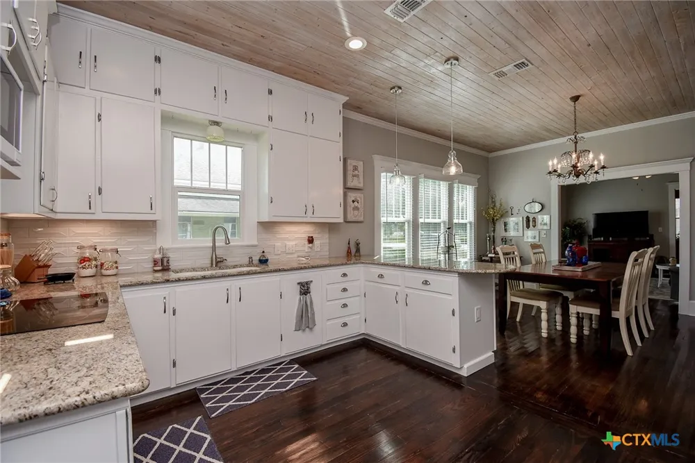 210 W Calhoun Street El Campo, TX 77437