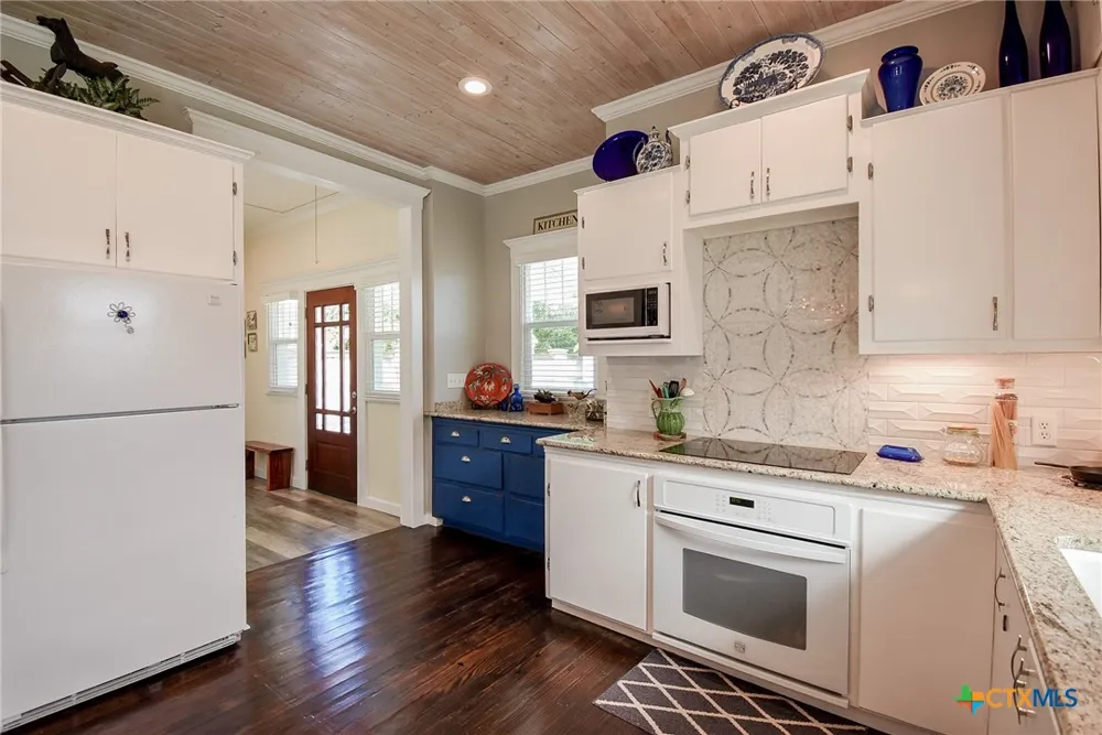 210 W Calhoun Street El Campo, TX 77437
