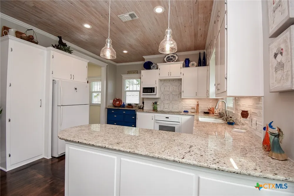 210 W Calhoun Street El Campo, TX 77437