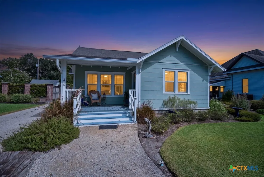 210 W Calhoun Street El Campo, TX 77437