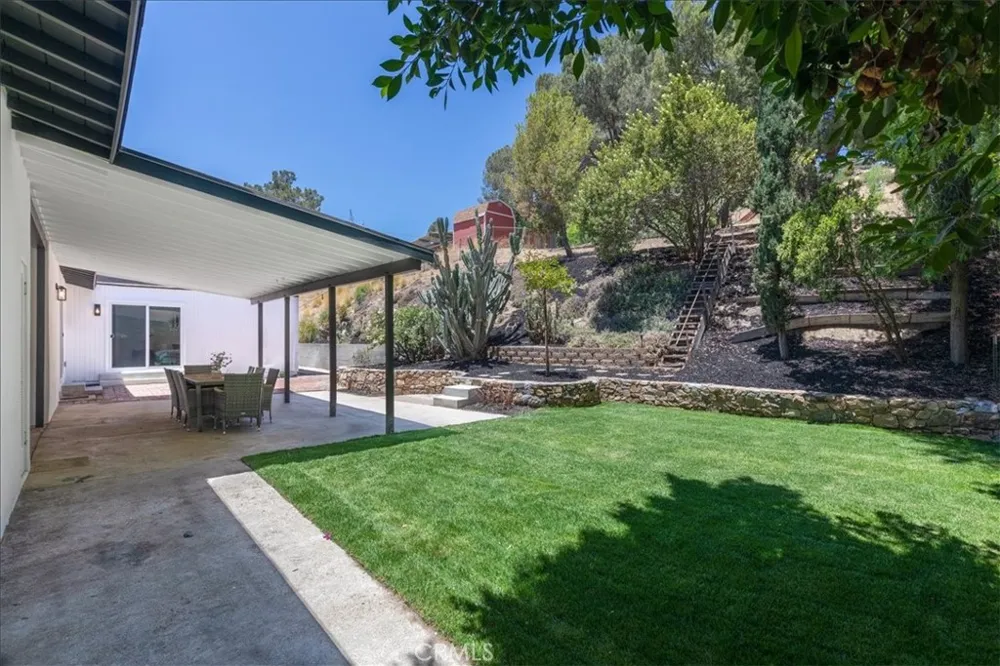 10553 Mcbroom Street Sunland, CA 91040