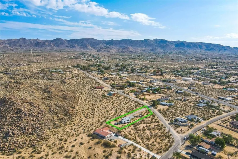 6957 Alturas Drive Joshua Tree, CA 92252