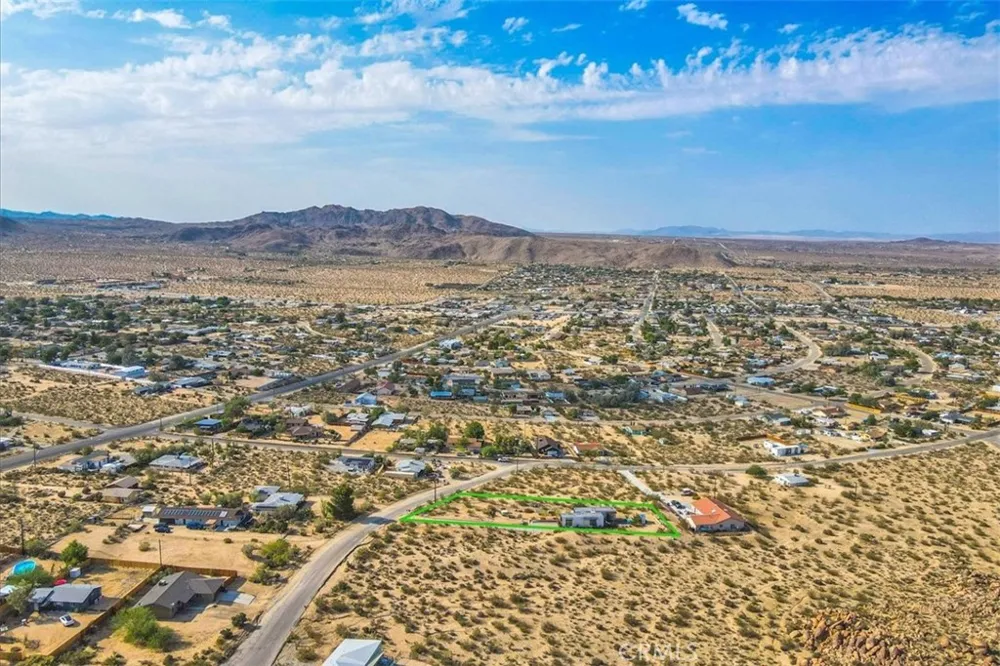 6957 Alturas Drive Joshua Tree, CA 92252