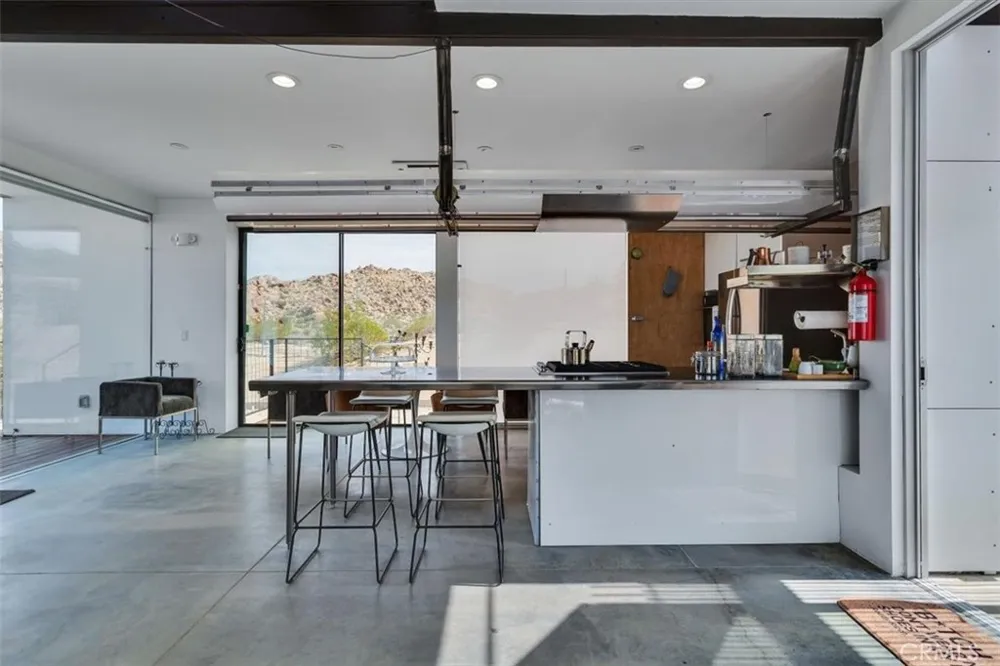 6957 Alturas Drive Joshua Tree, CA 92252