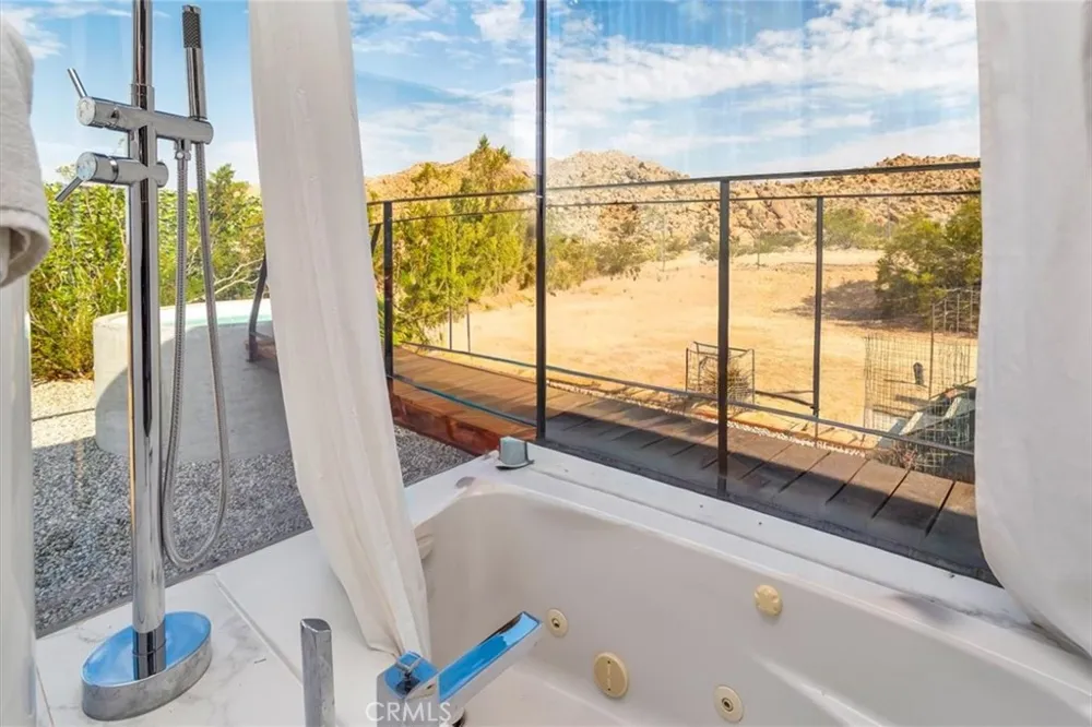 6957 Alturas Drive Joshua Tree, CA 92252