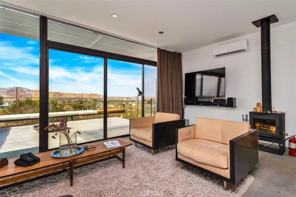 6957 Alturas Drive Joshua Tree, CA 92252