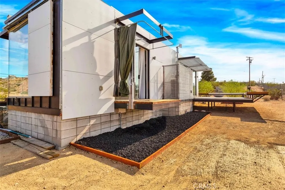 6957 Alturas Drive Joshua Tree, CA 92252