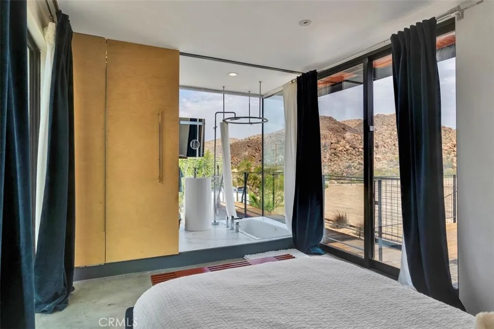 6957 Alturas Drive Joshua Tree, CA 92252