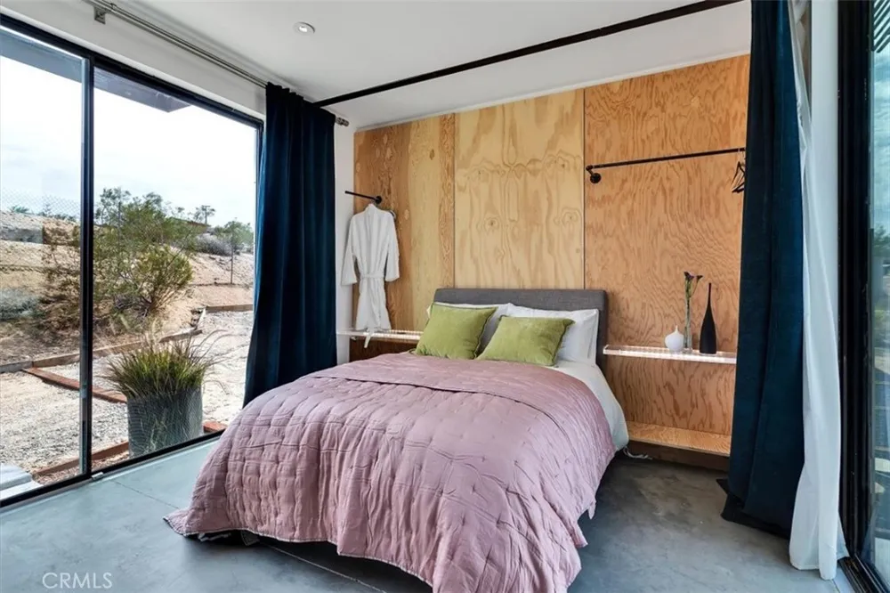 6957 Alturas Drive Joshua Tree, CA 92252