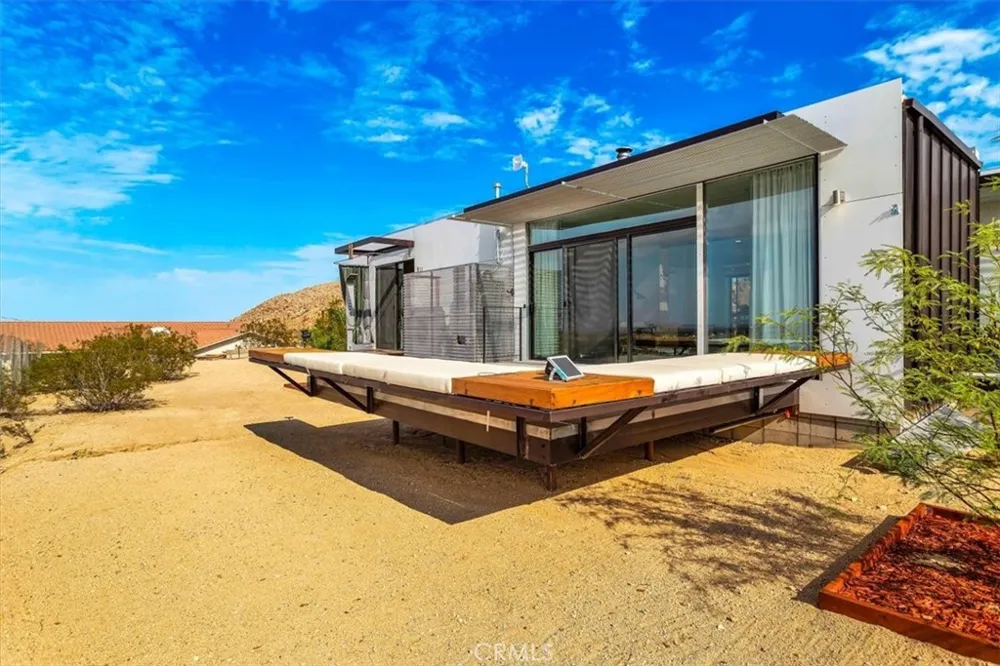 6957 Alturas Drive Joshua Tree, CA 92252