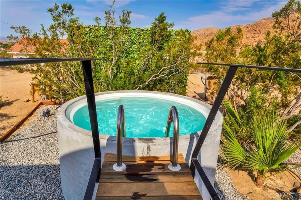6957 Alturas Drive Joshua Tree, CA 92252