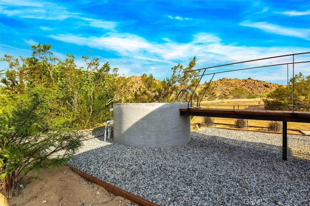 6957 Alturas Drive Joshua Tree, CA 92252