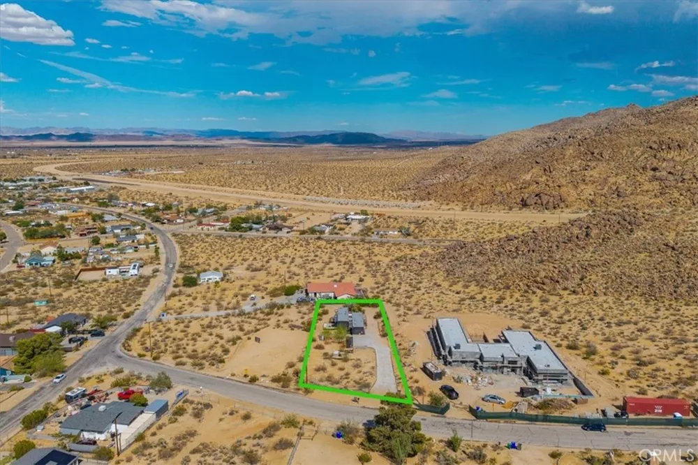 6957 Alturas Drive Joshua Tree, CA 92252