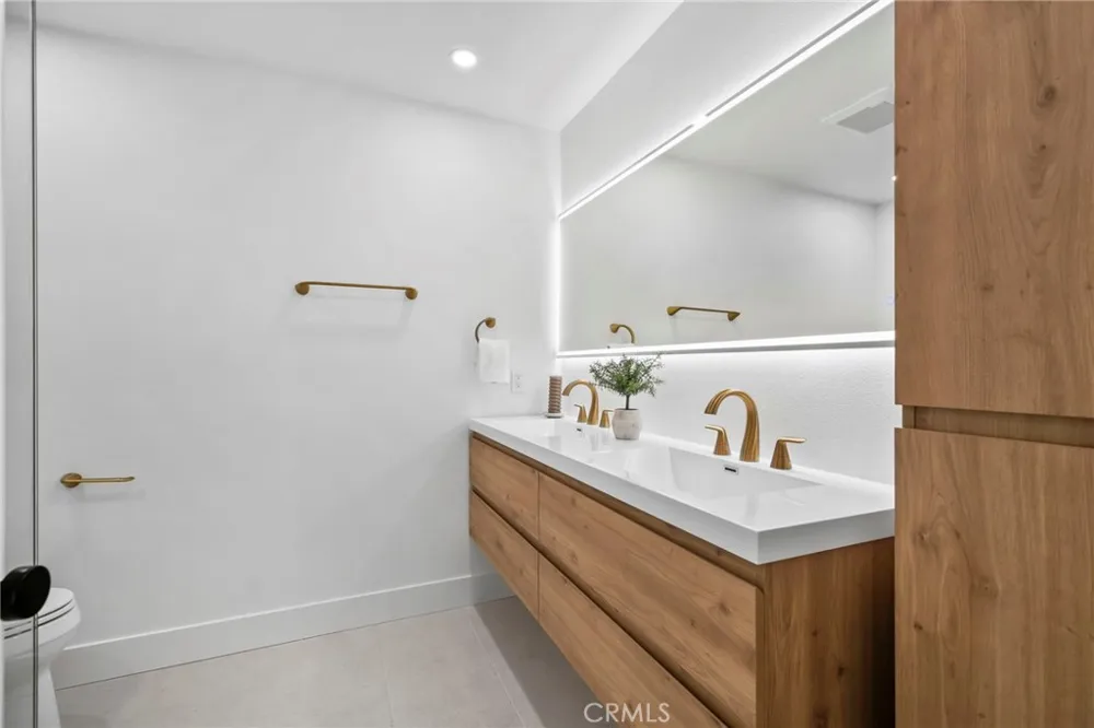 12471 Circula Panorama Santa Ana, CA 92705