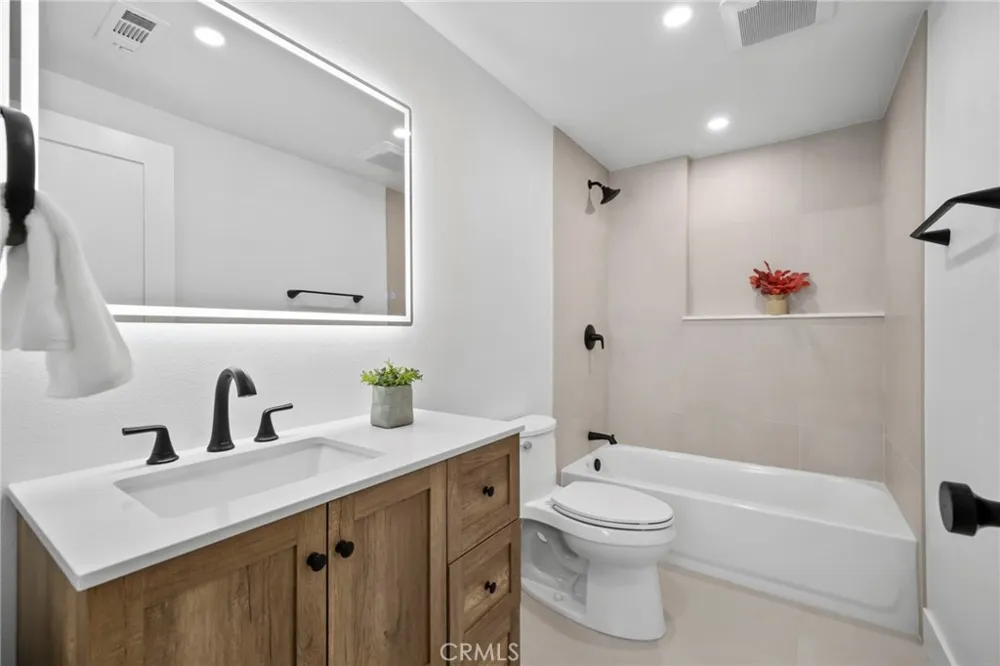12471 Circula Panorama Santa Ana, CA 92705