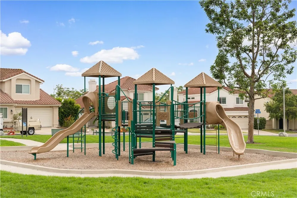 21522 Kenmare Lake Forest, CA 92630