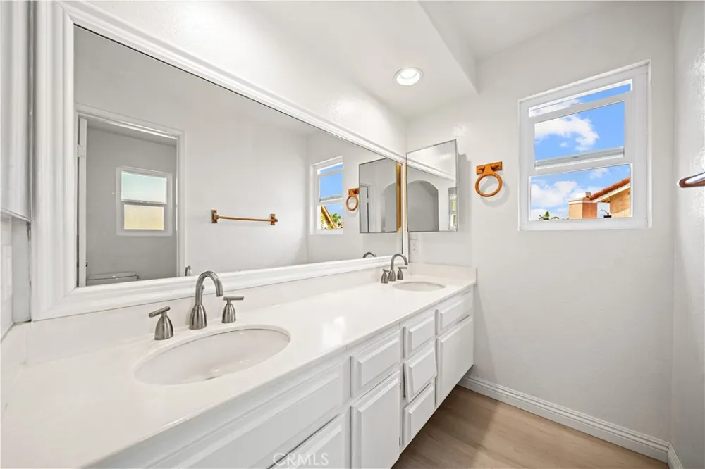 21522 Kenmare Lake Forest, CA 92630