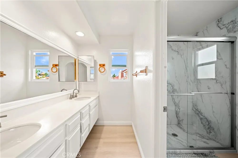 21522 Kenmare Lake Forest, CA 92630