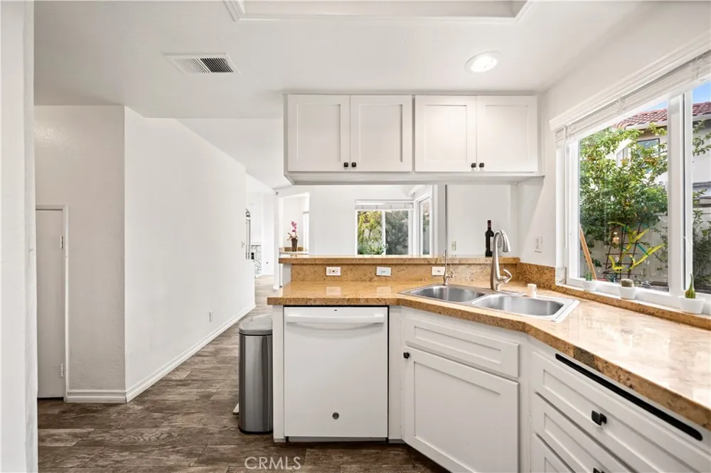 21522 Kenmare Lake Forest, CA 92630