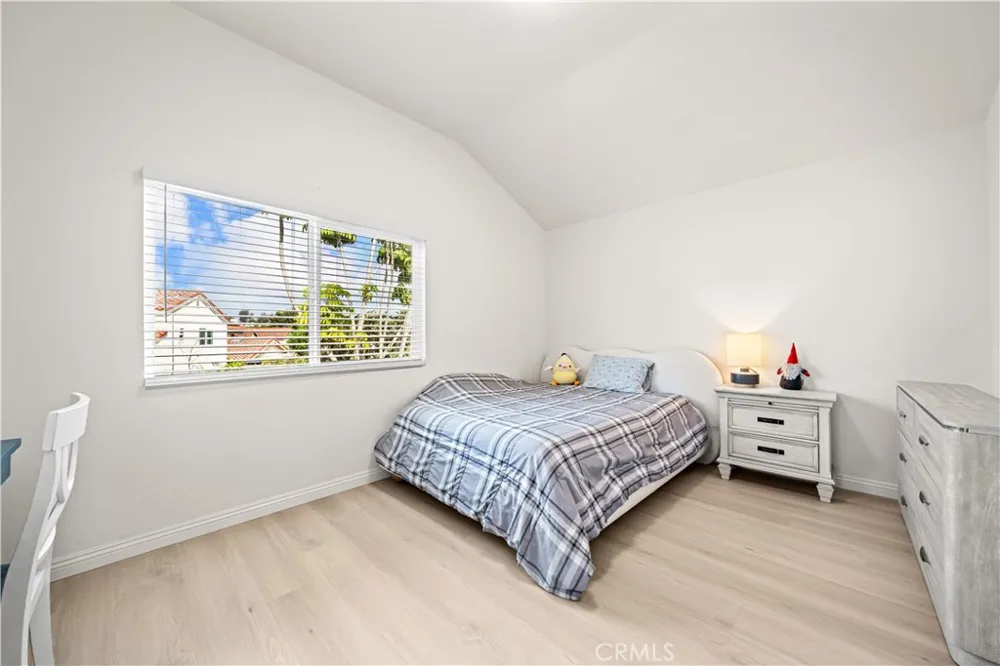 21522 Kenmare Lake Forest, CA 92630