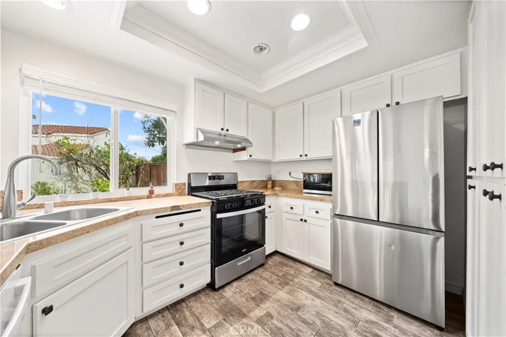 21522 Kenmare Lake Forest, CA 92630