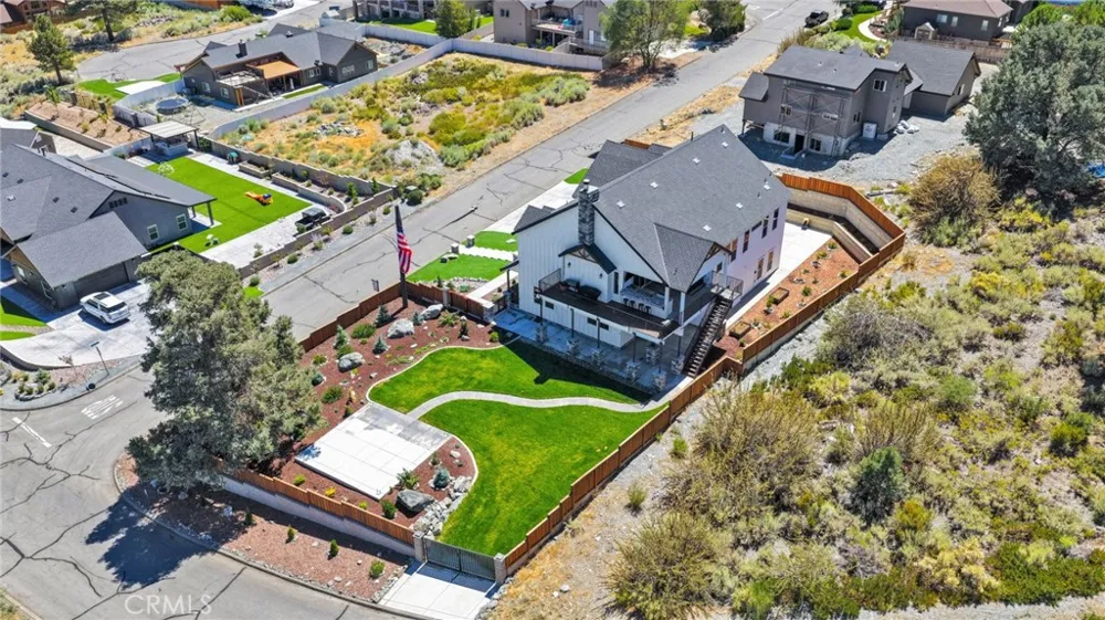 5548 Locarno Wrightwood, CA 92397