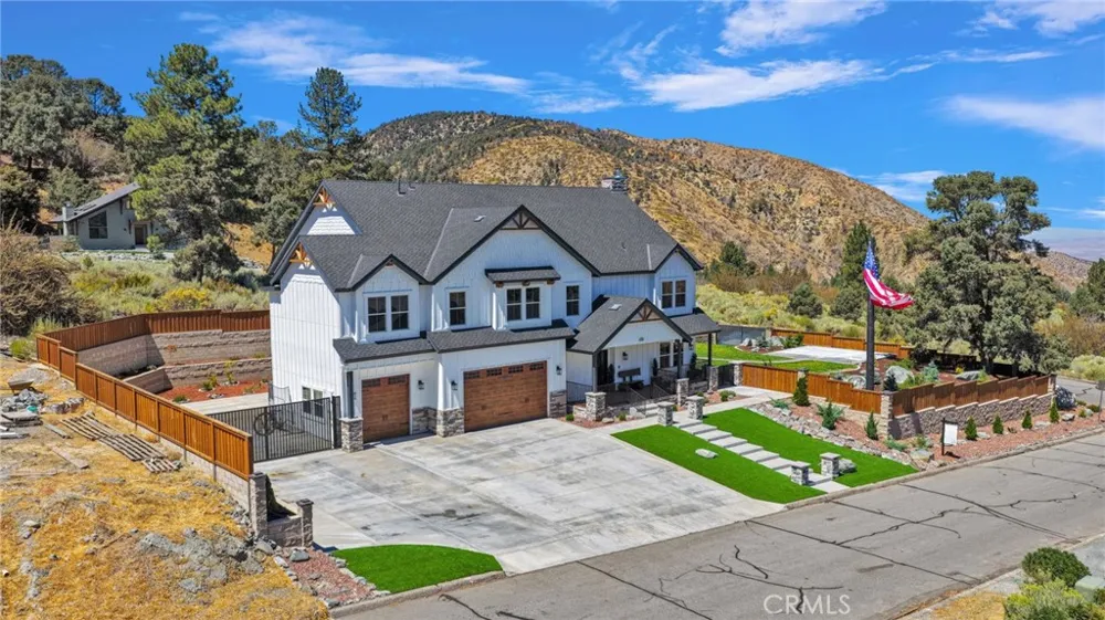 5548 Locarno Wrightwood, CA 92397