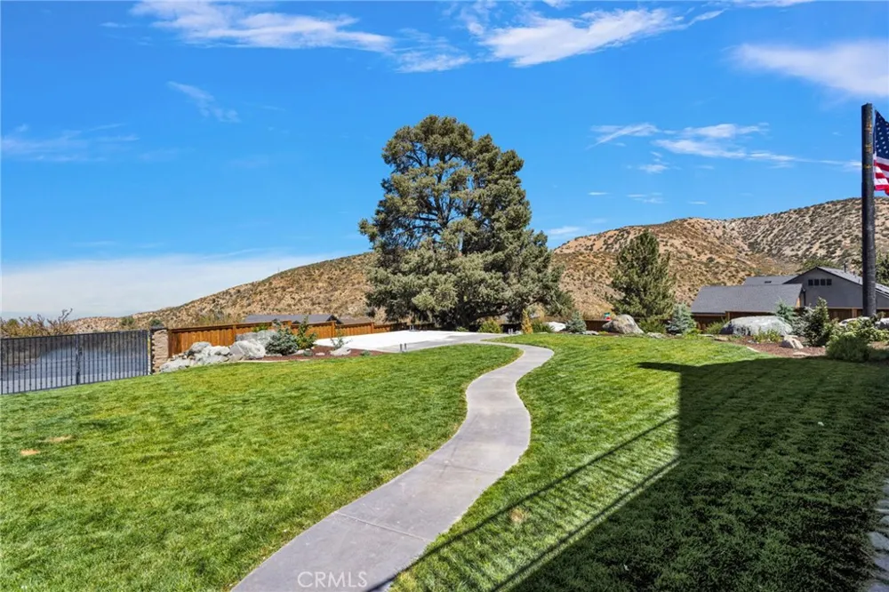 5548 Locarno Wrightwood, CA 92397
