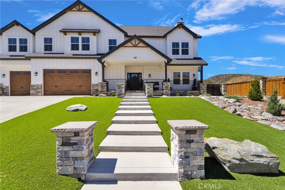 5548 Locarno Wrightwood, CA 92397