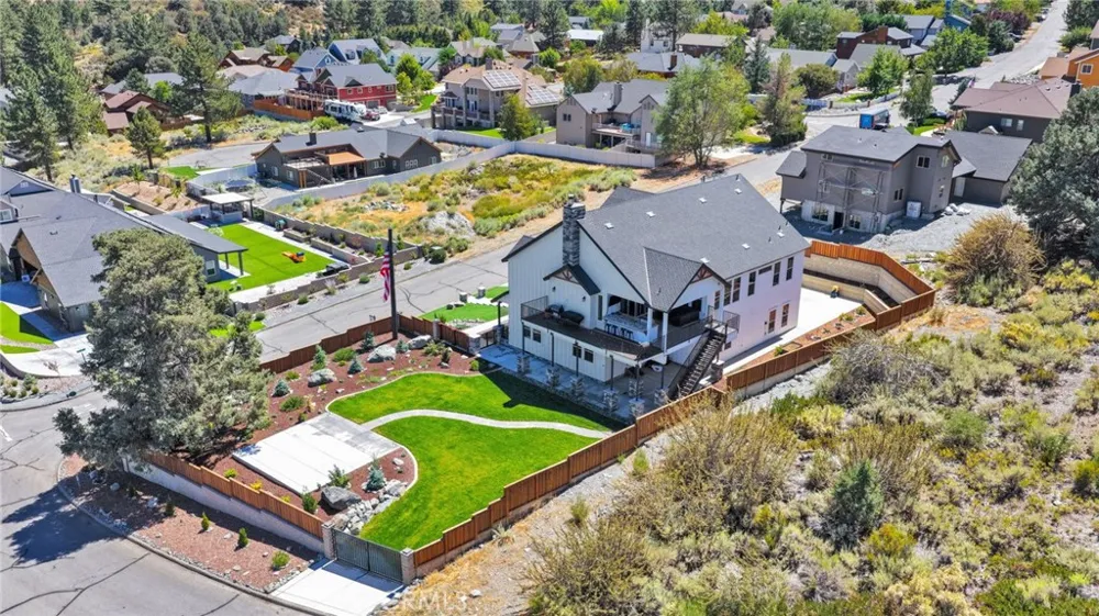 5548 Locarno Wrightwood, CA 92397