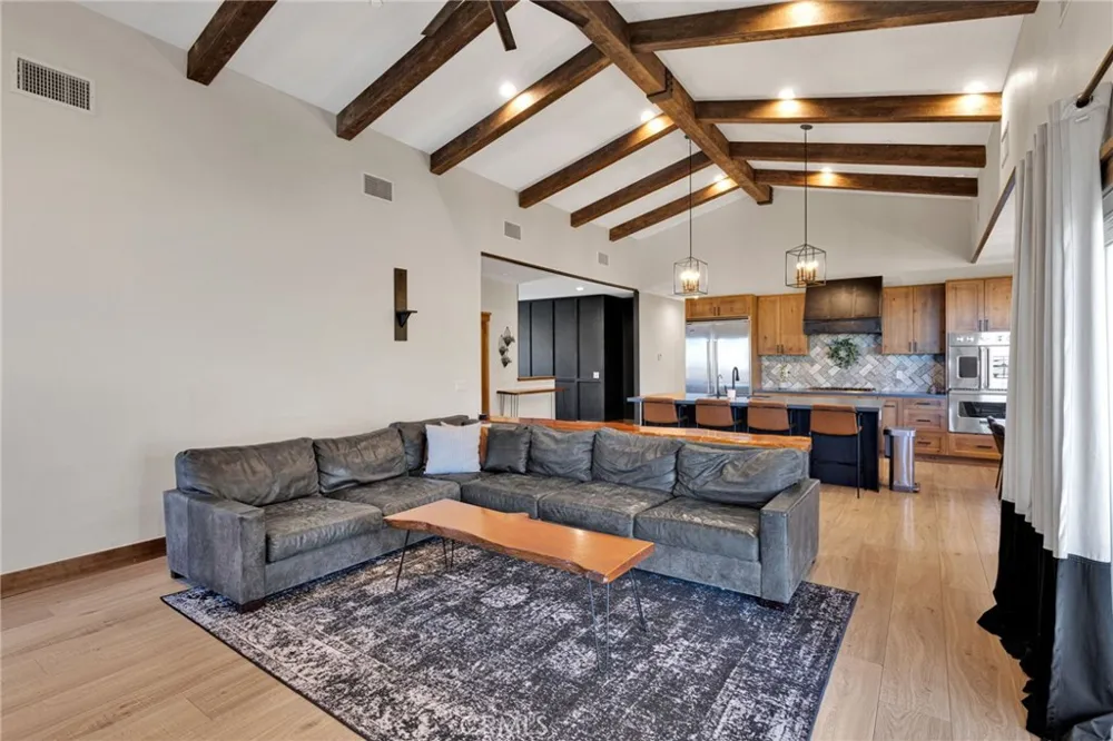 5548 Locarno Wrightwood, CA 92397