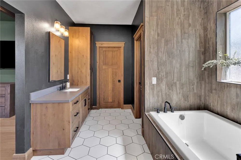 5548 Locarno Wrightwood, CA 92397