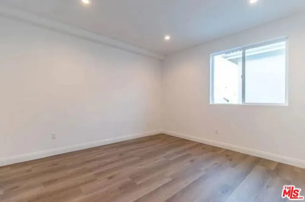 5325 Ben Avenue #1/2 Valley Village, CA 91607