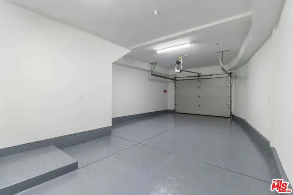 5325 Ben Avenue #1/2 Valley Village, CA 91607