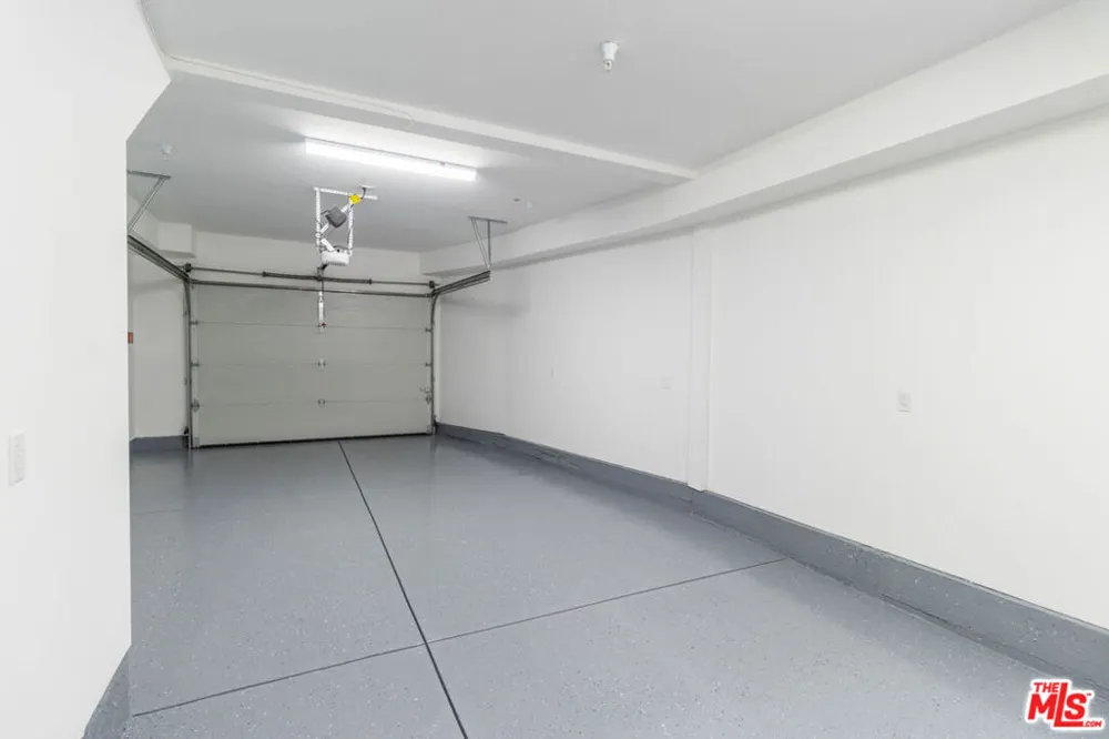 5325 Ben Avenue #1/2 Valley Village, CA 91607