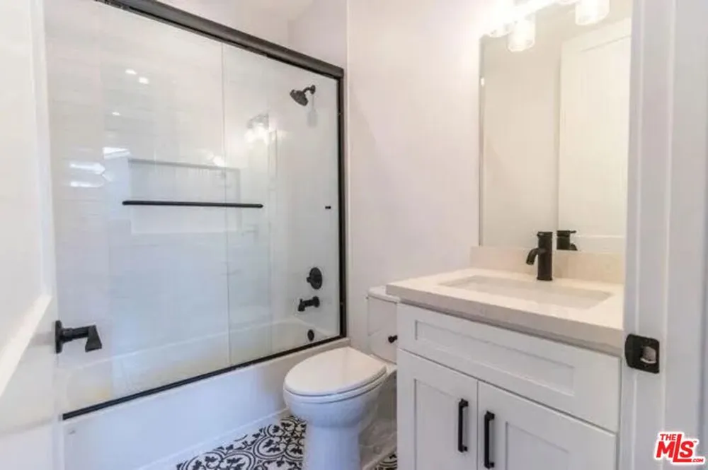 5325 Ben Avenue #1/2 Valley Village, CA 91607