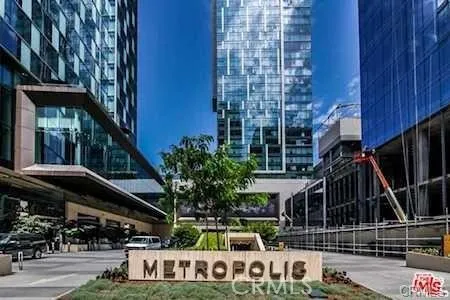 889 Francisco Street #1509 Los Angeles, CA 90017