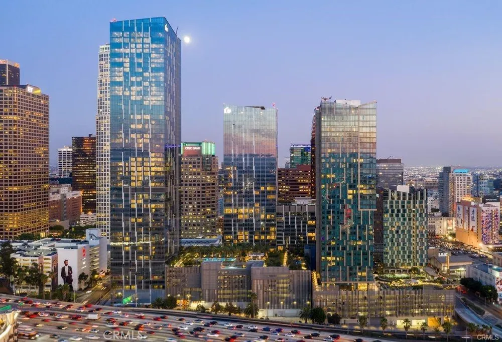 889 Francisco Street #1509 Los Angeles, CA 90017