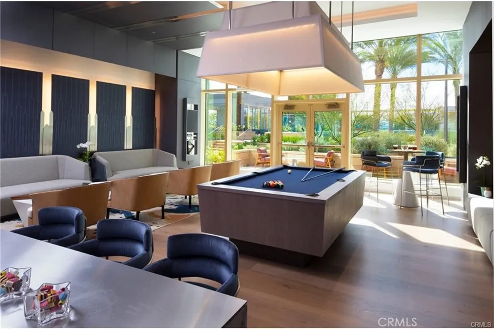 889 Francisco Street #1509 Los Angeles, CA 90017