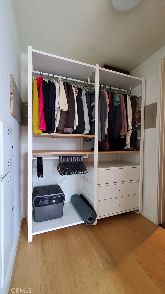 889 Francisco Street #1509 Los Angeles, CA 90017