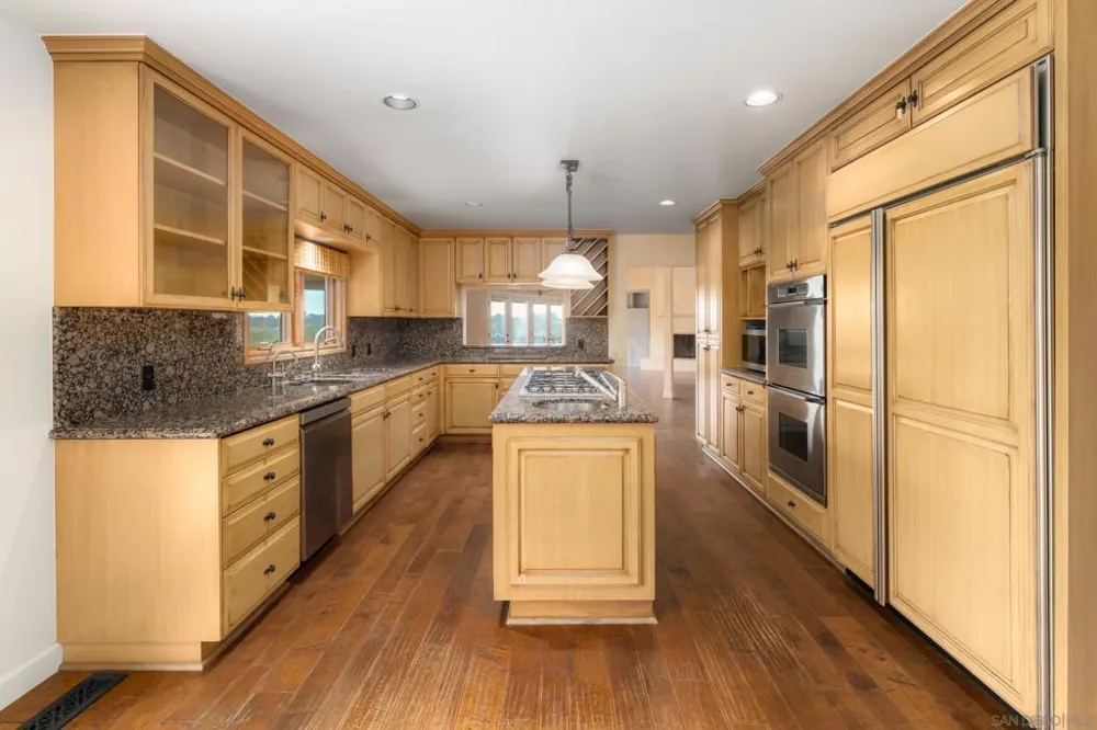 6858 Las Colinas Rancho Santa Fe, CA 92067