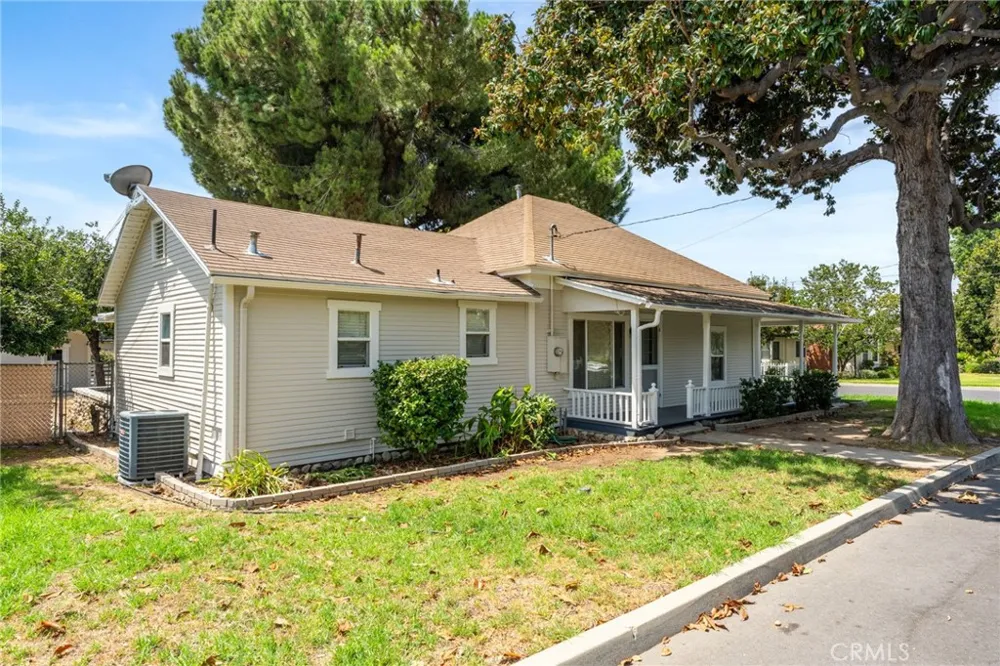 2450 I La Verne, CA 91750