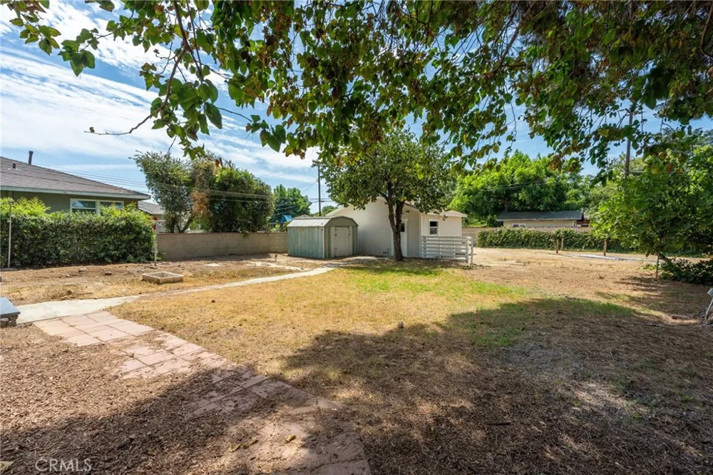 2450 I La Verne, CA 91750