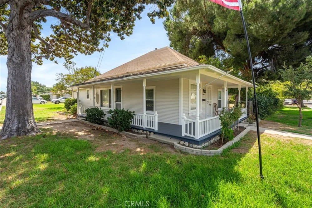 2450 I La Verne, CA 91750