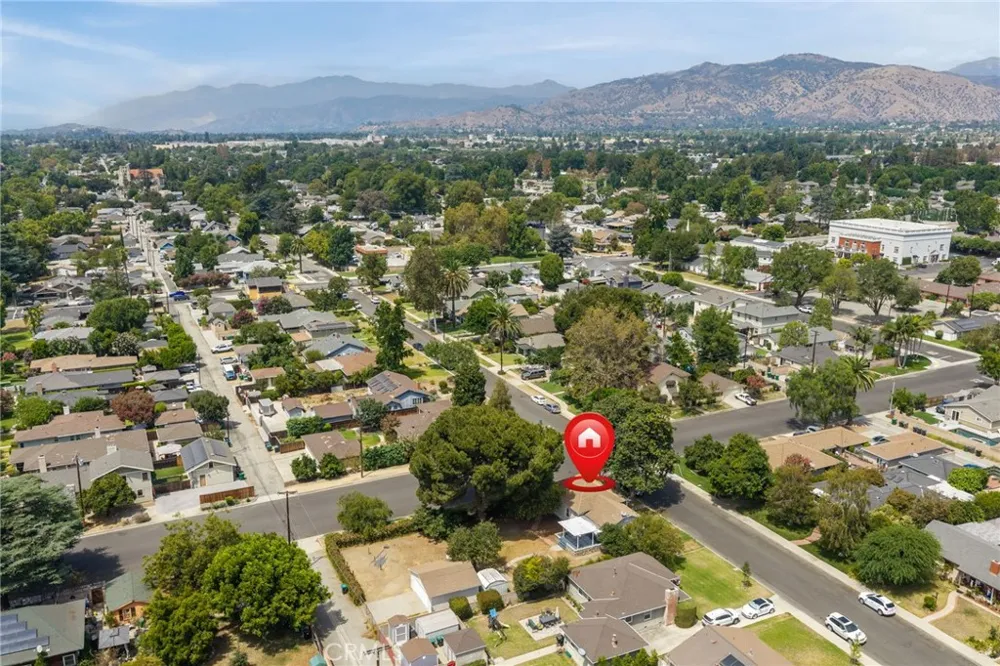 2450 I La Verne, CA 91750