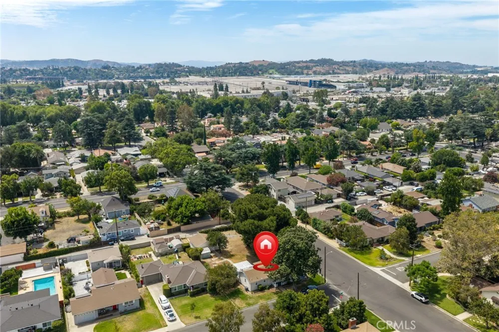 2450 I La Verne, CA 91750