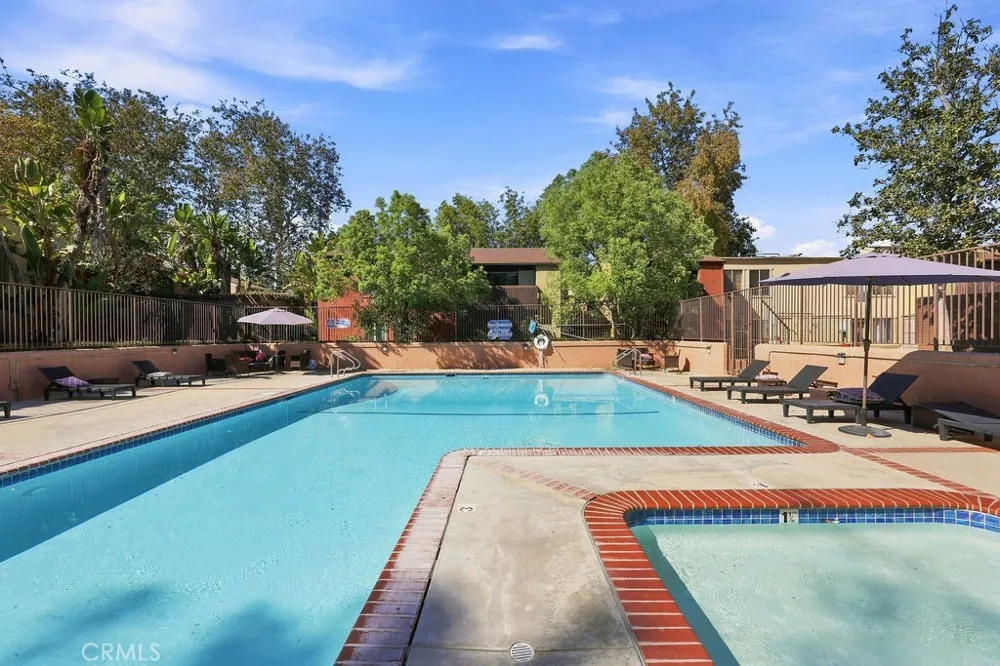 18350 Hatteras #211 Tarzana, CA 91356
