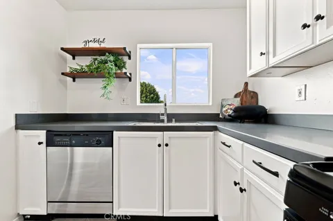 18350 Hatteras #211