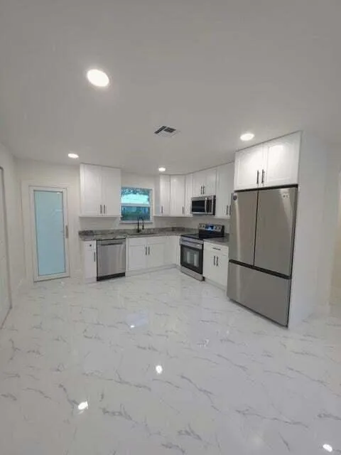8001 Hibiscus Road Fort Pierce, FL 34951