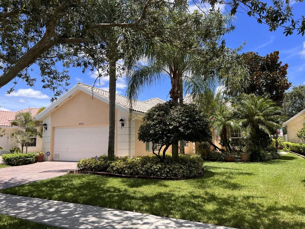 8095 LABORIE LANE Wellington, FL 33414